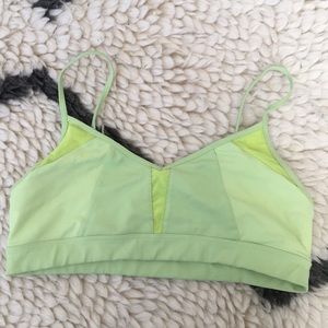 Alo Yoga Bra - size medium